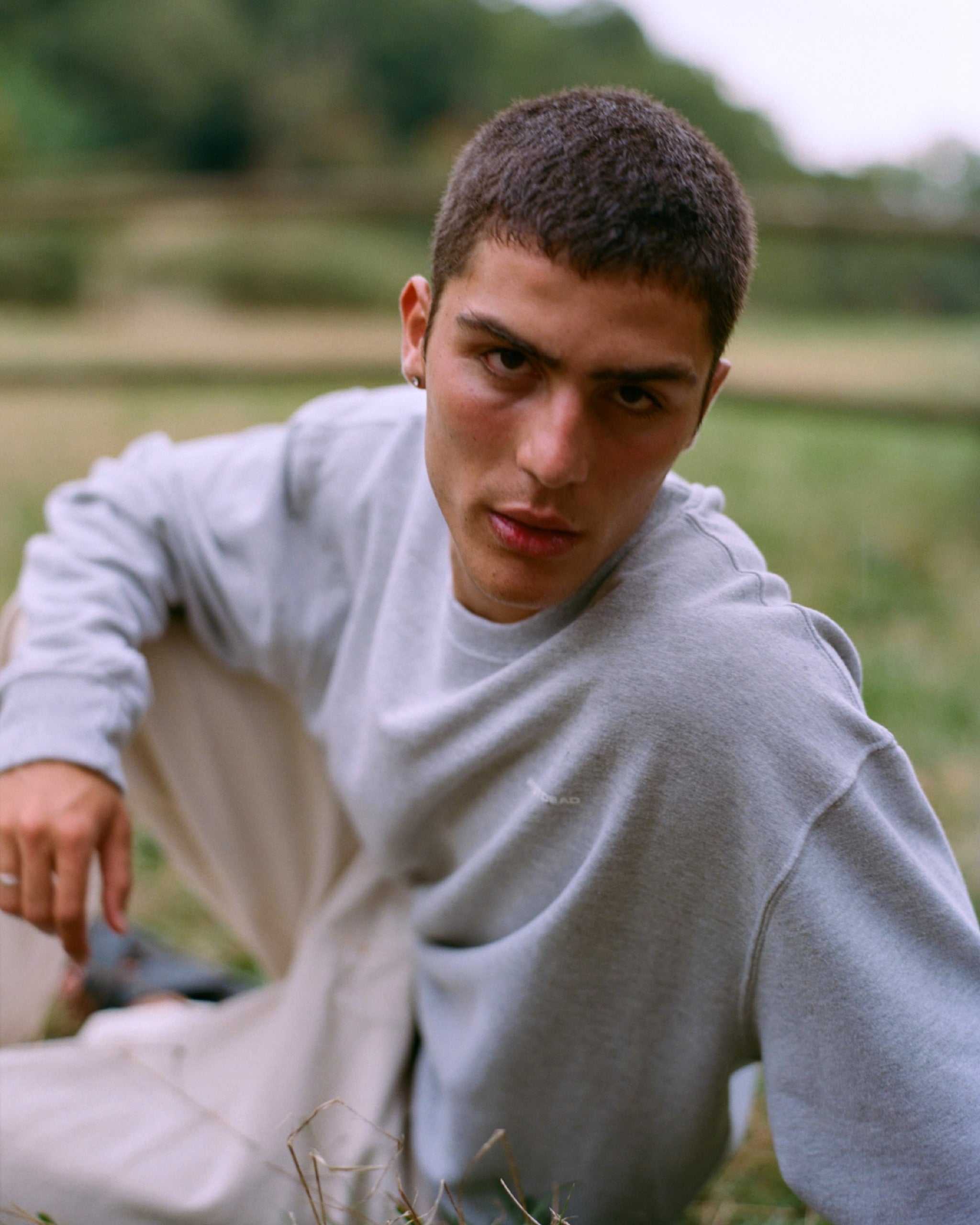 BUZO CREW - Gris Mel / M
