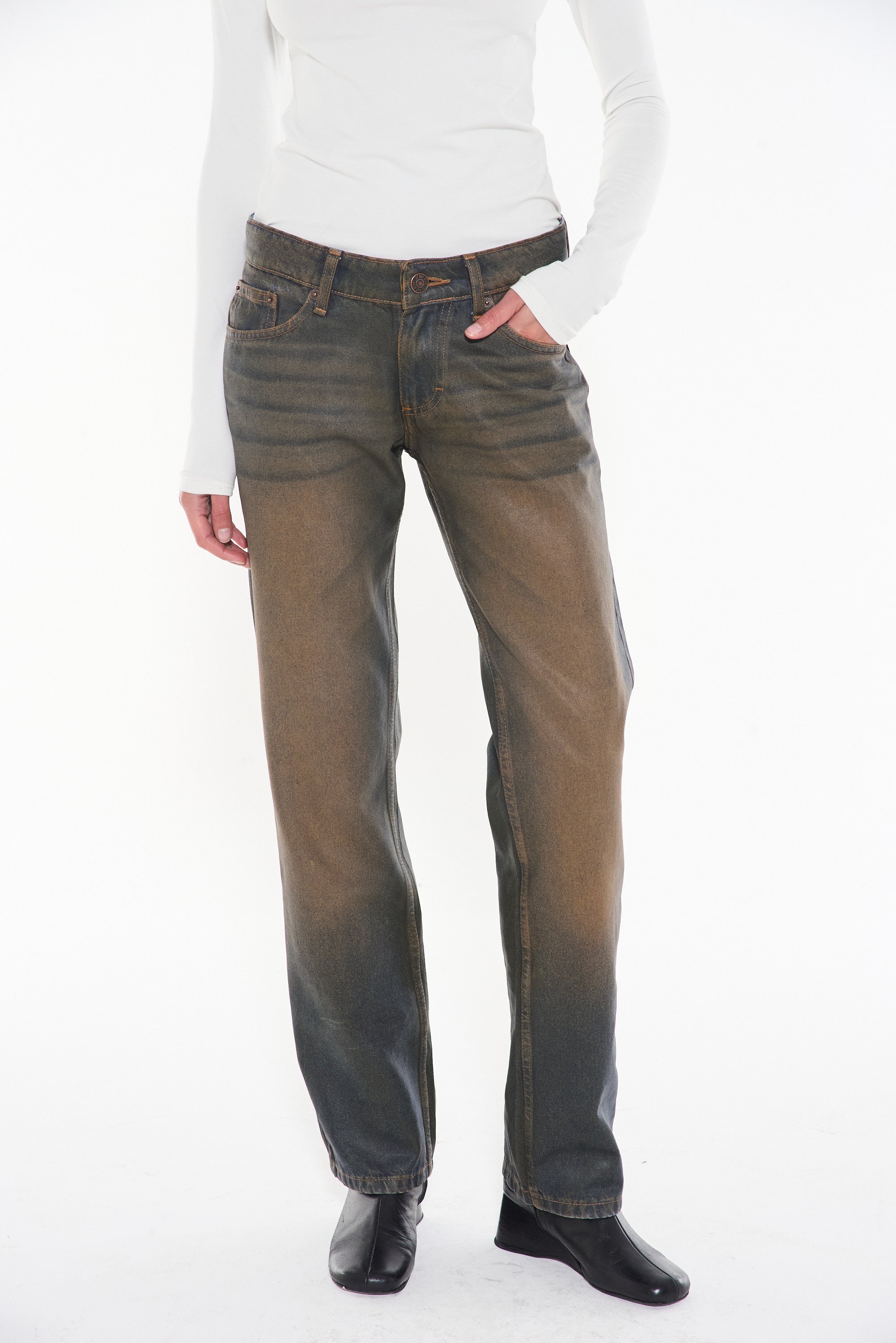 LOW STRAIGHT BROWN COATED