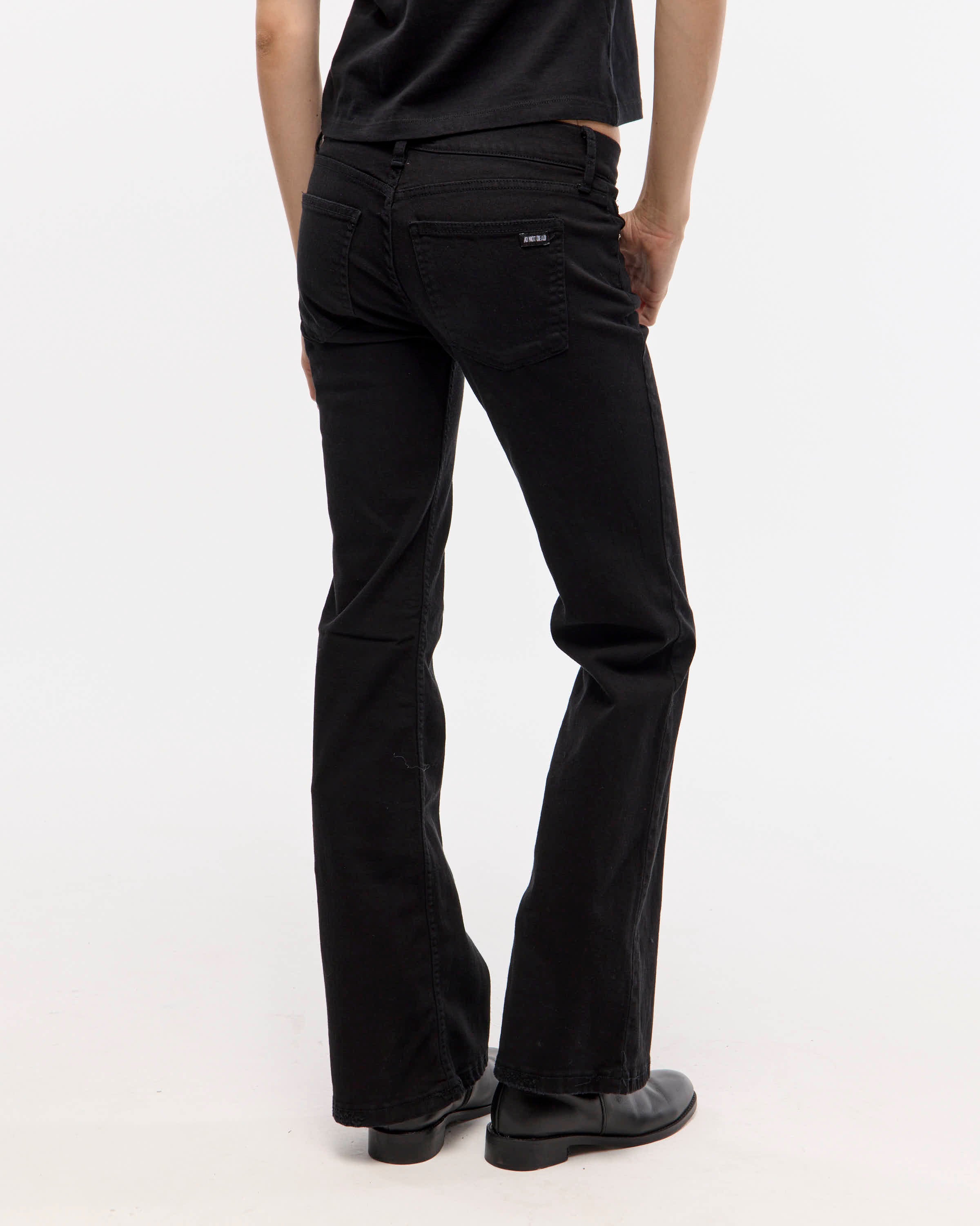 LOW BOOTCUT BLACK