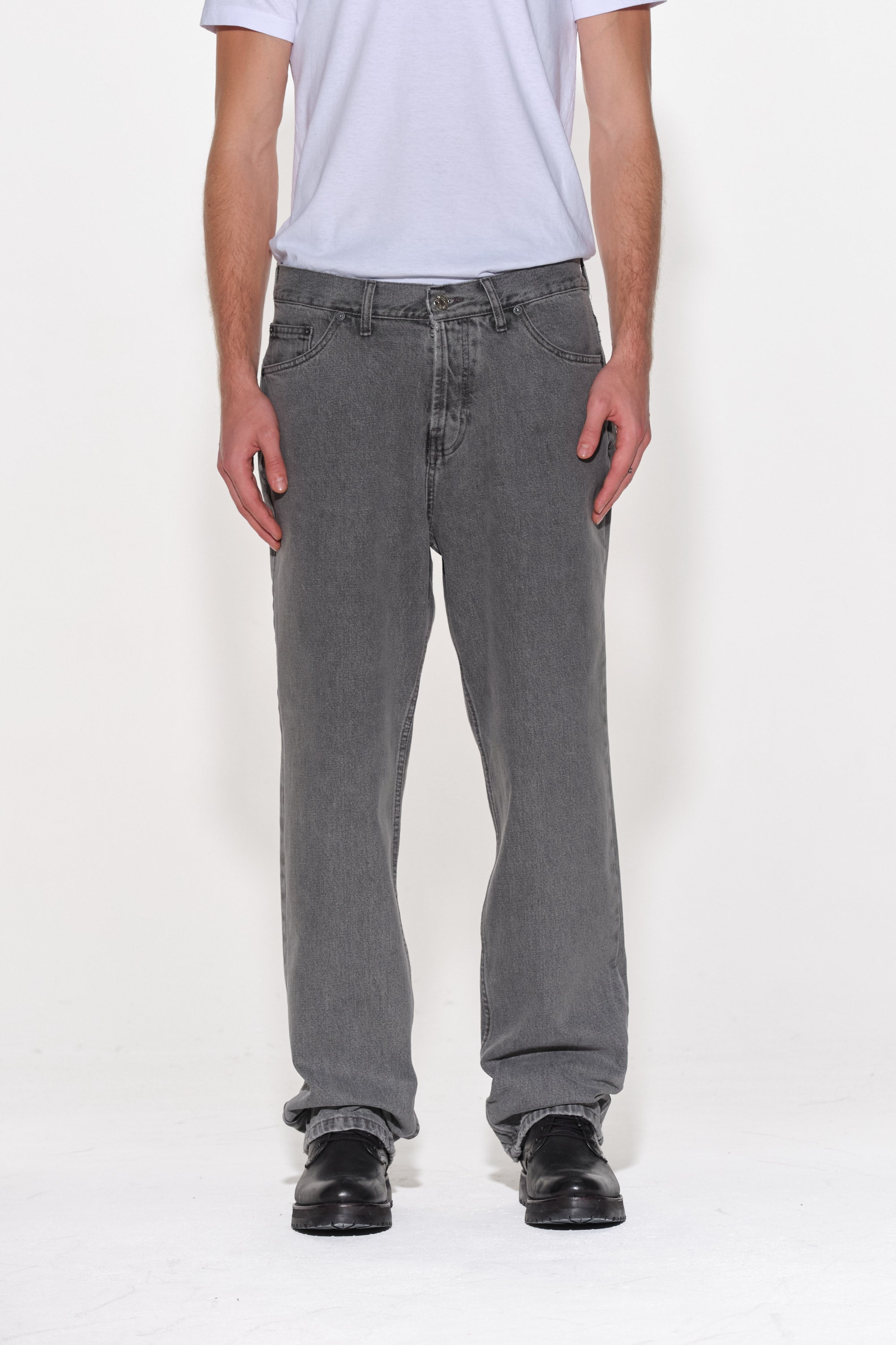 LOOSE LIGHT GREY