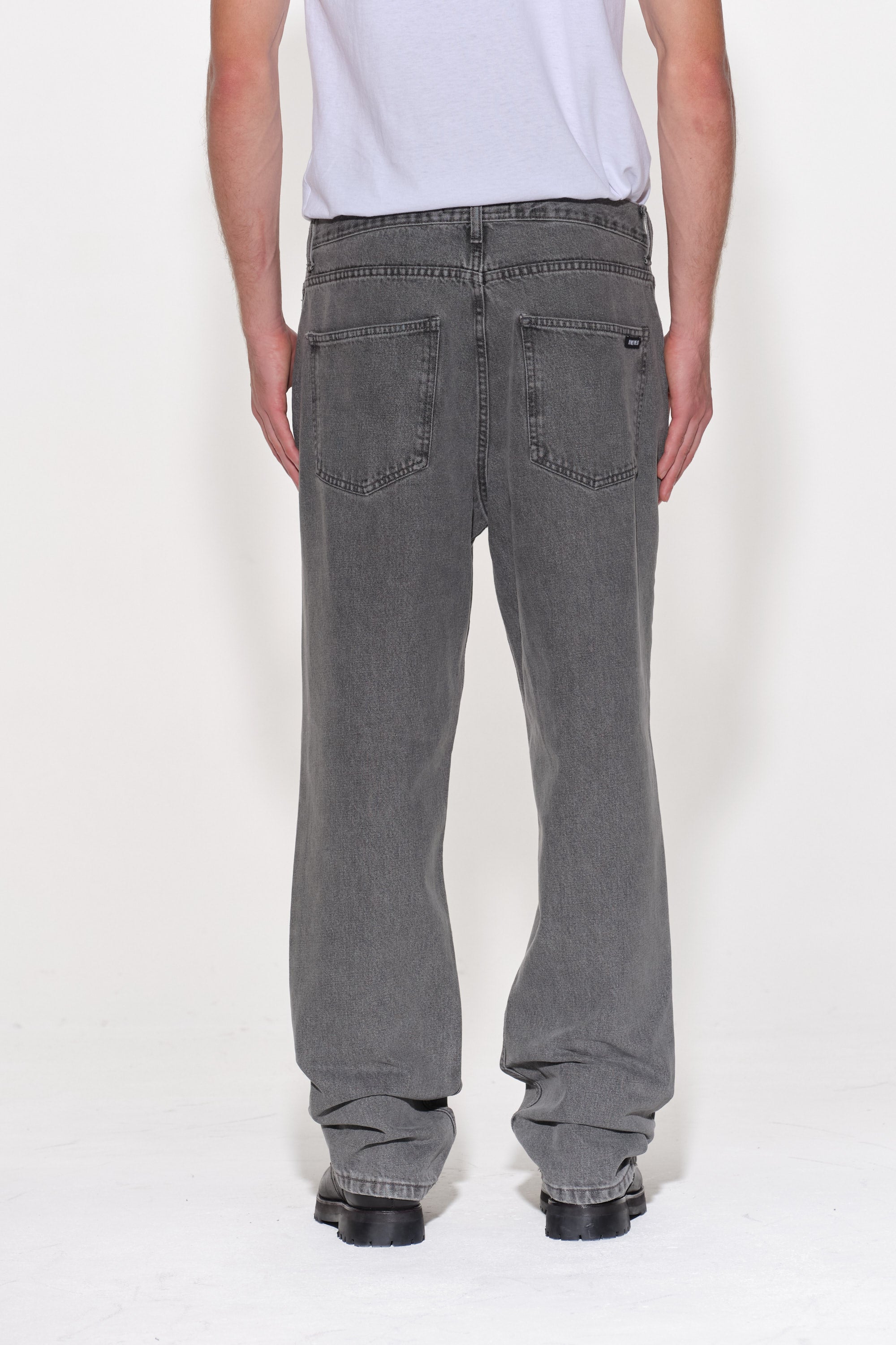 LOOSE LIGHT GREY