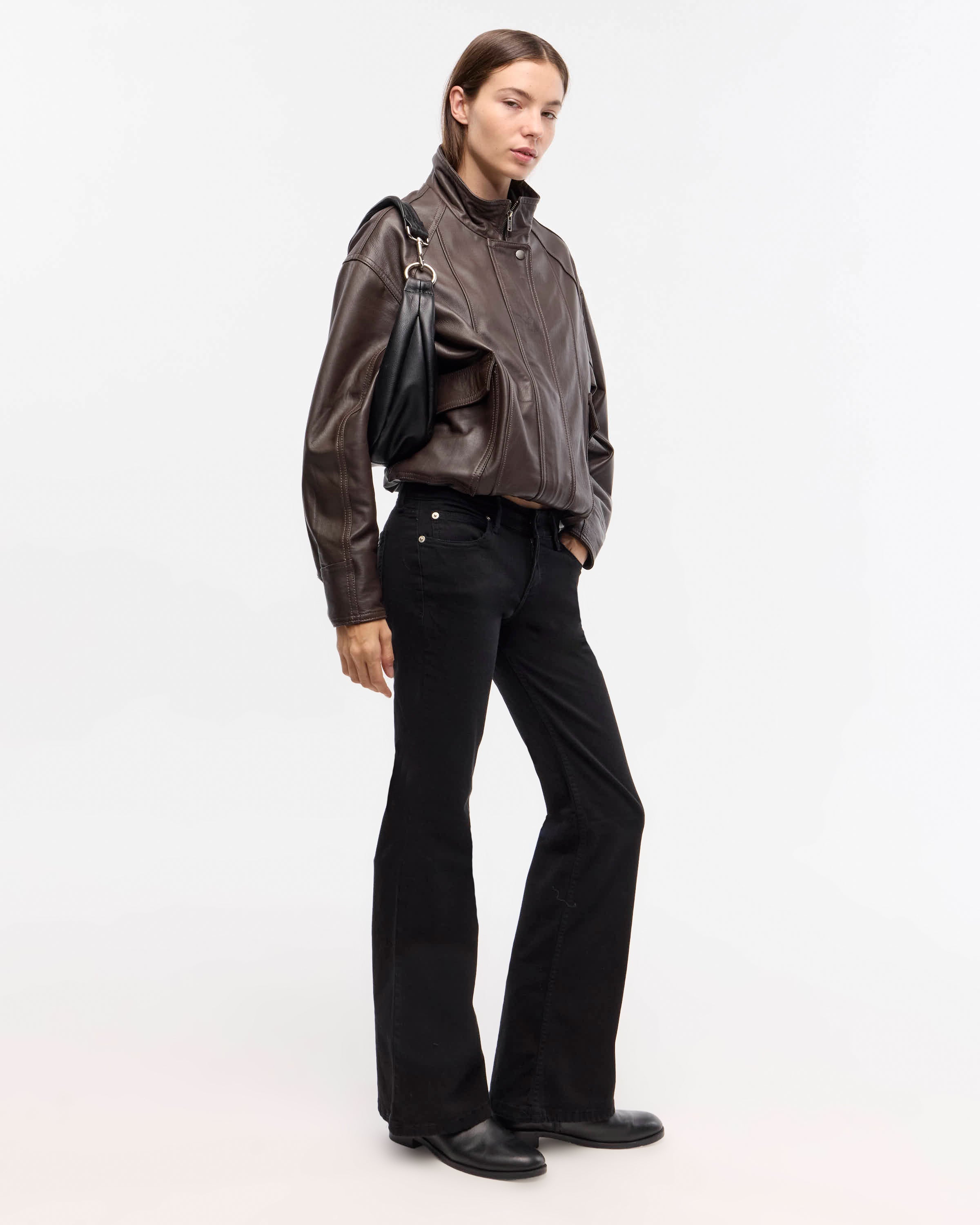 LOW BOOTCUT BLACK