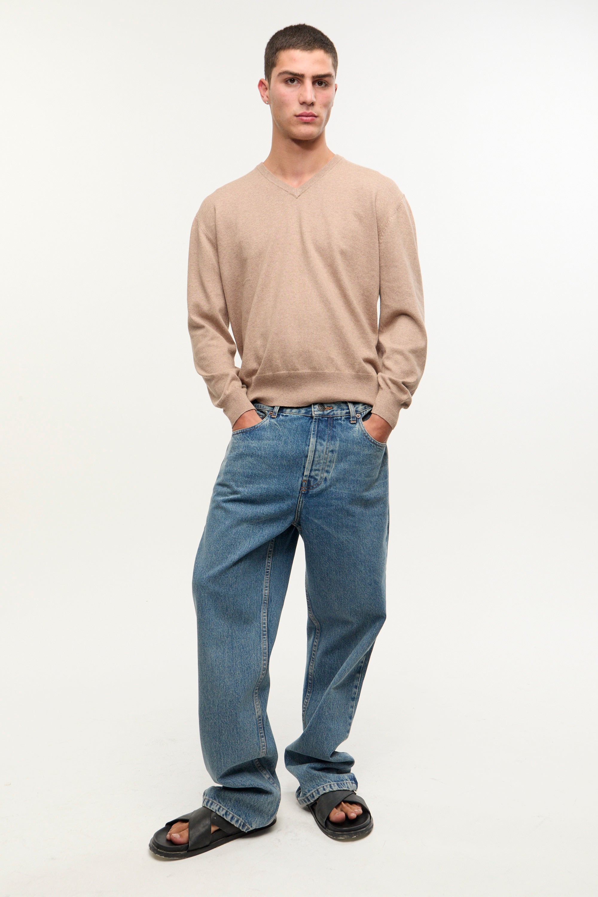SWEATER V