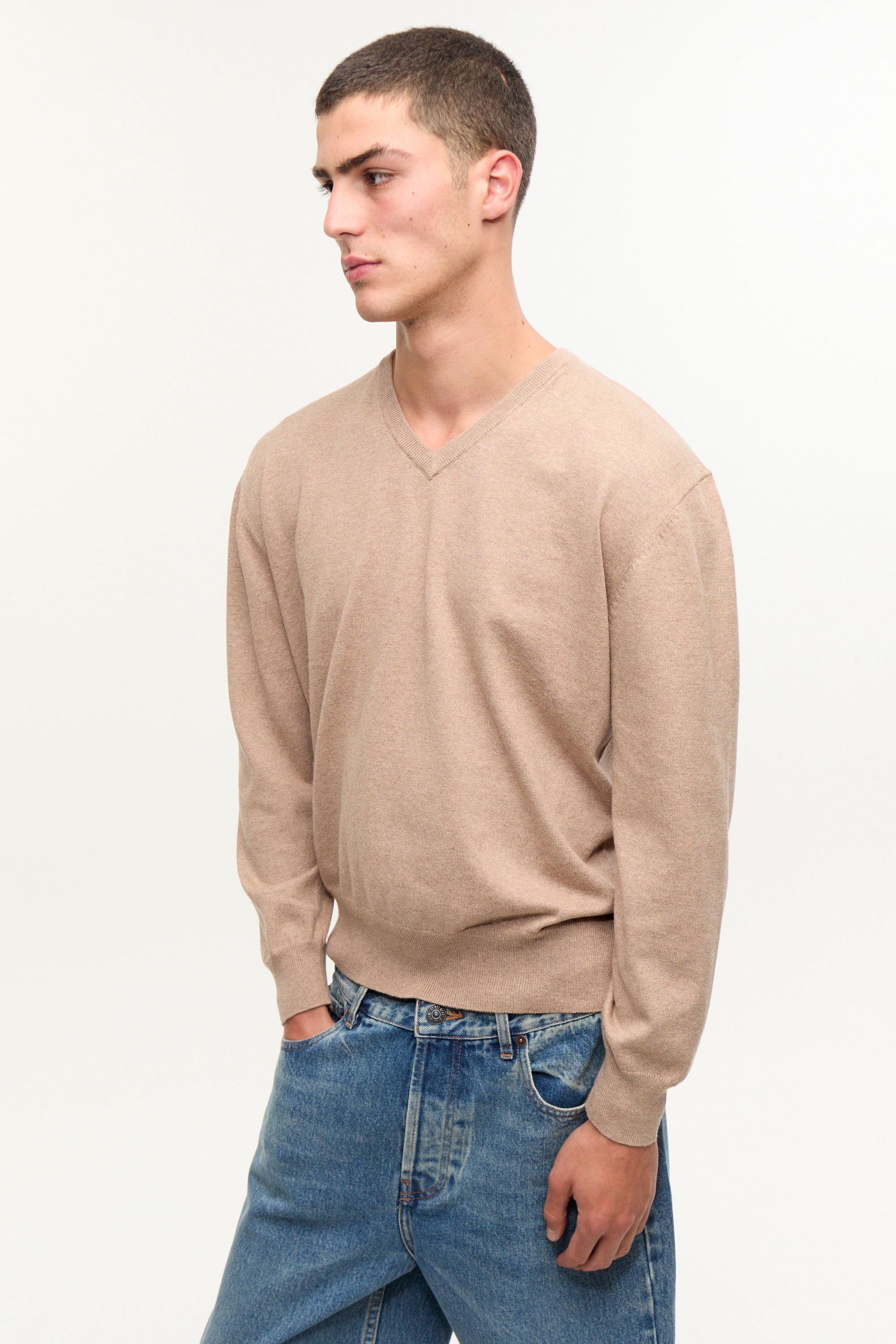 SWEATER V