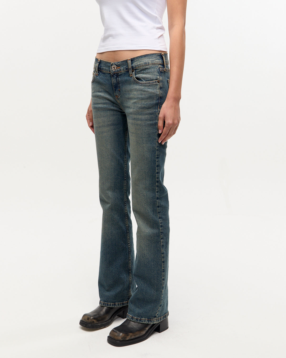 BOOTCUT LOW RISE OILED BLUE