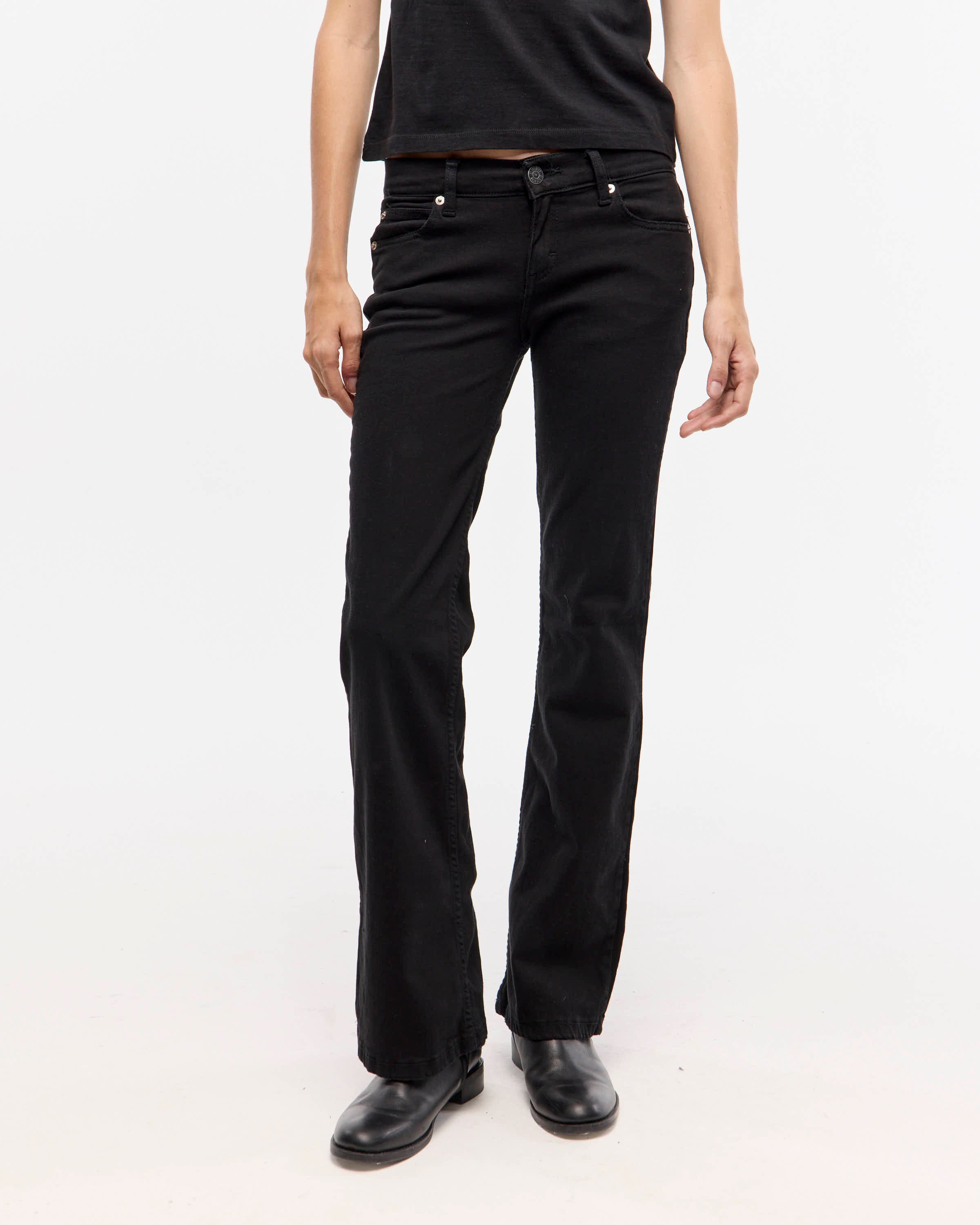 LOW BOOTCUT BLACK