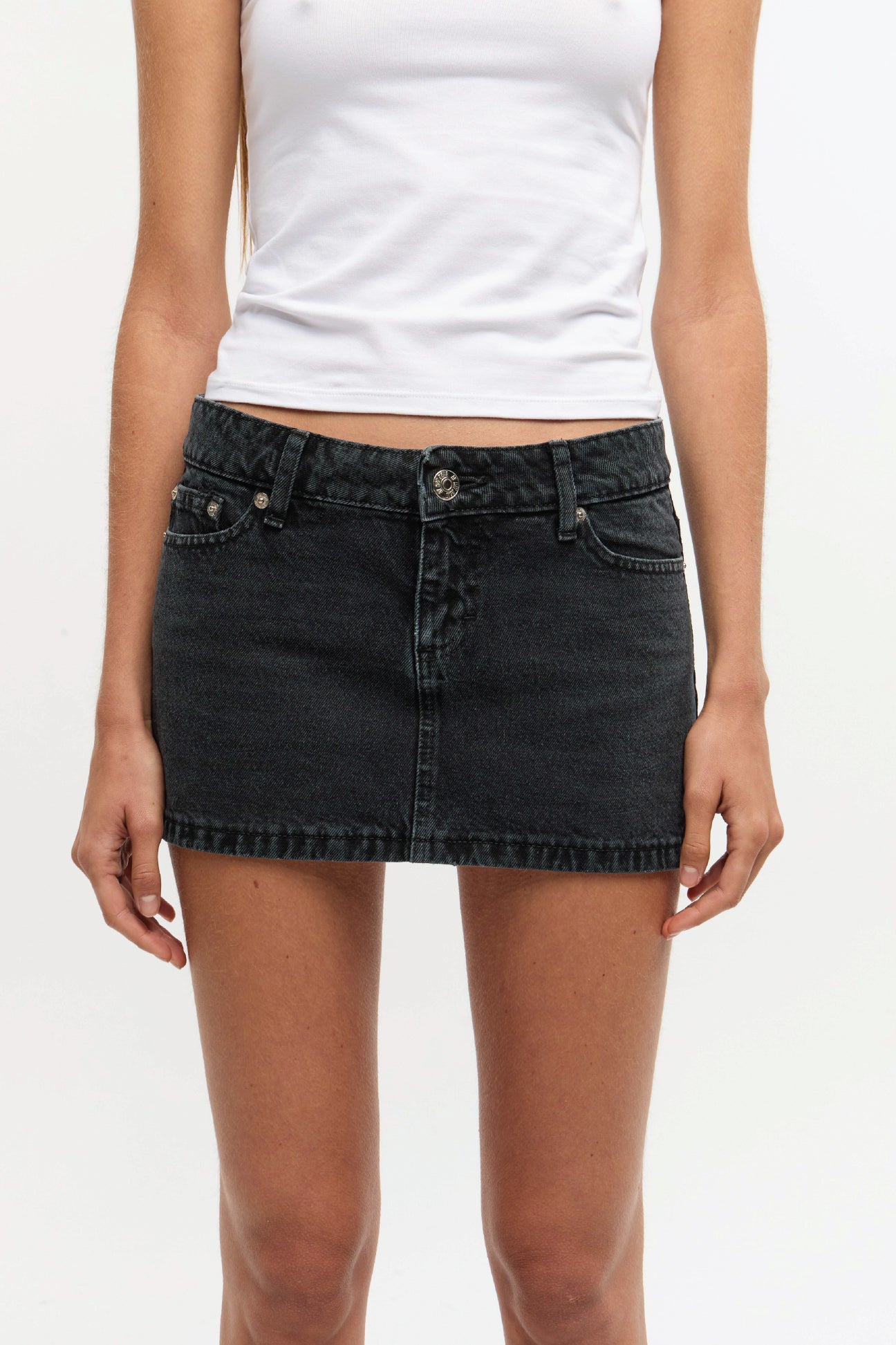 SKIRT LOW RISE WORN BLACK