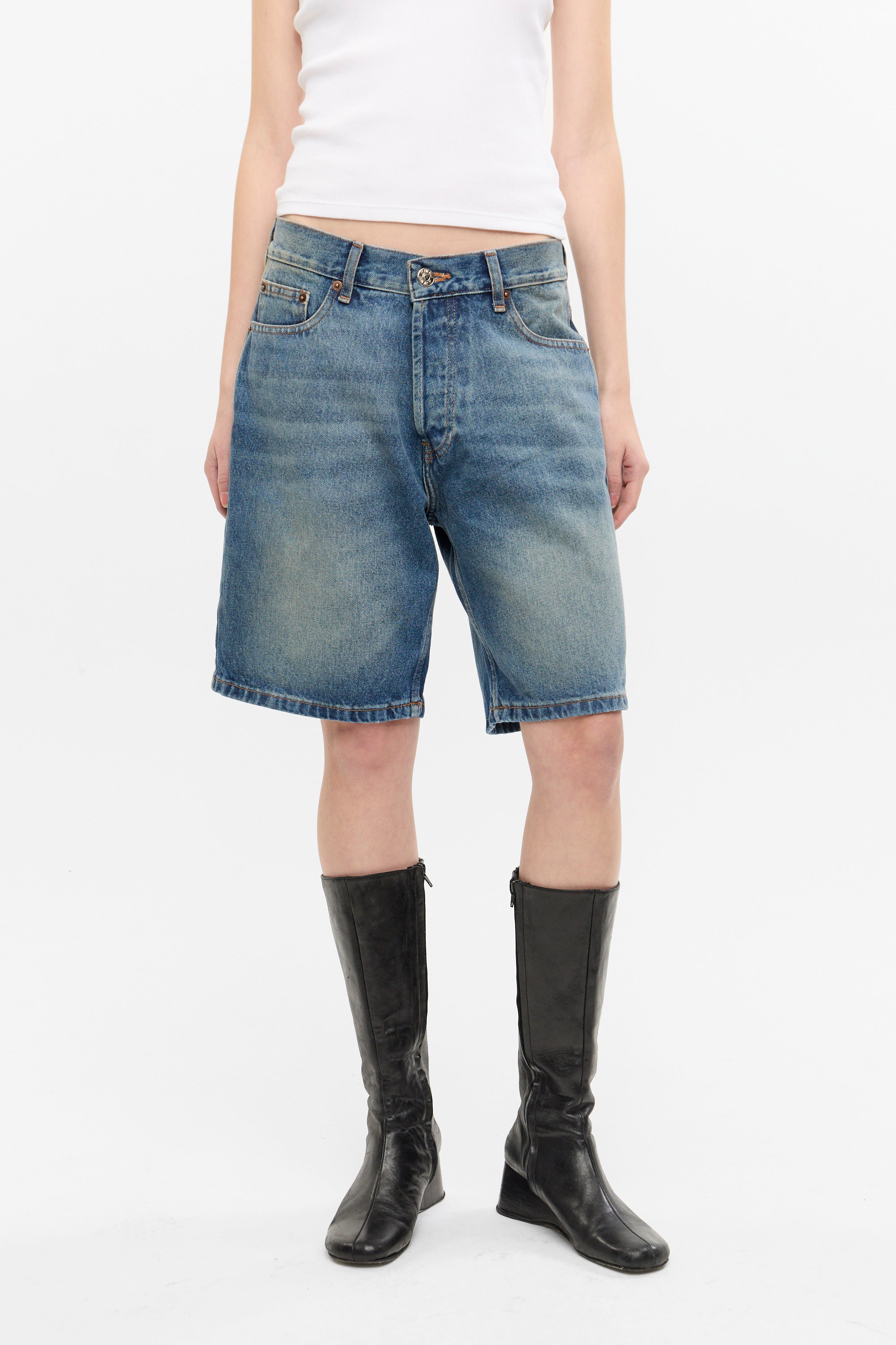 SHORT LOOSE WASHED BLUE