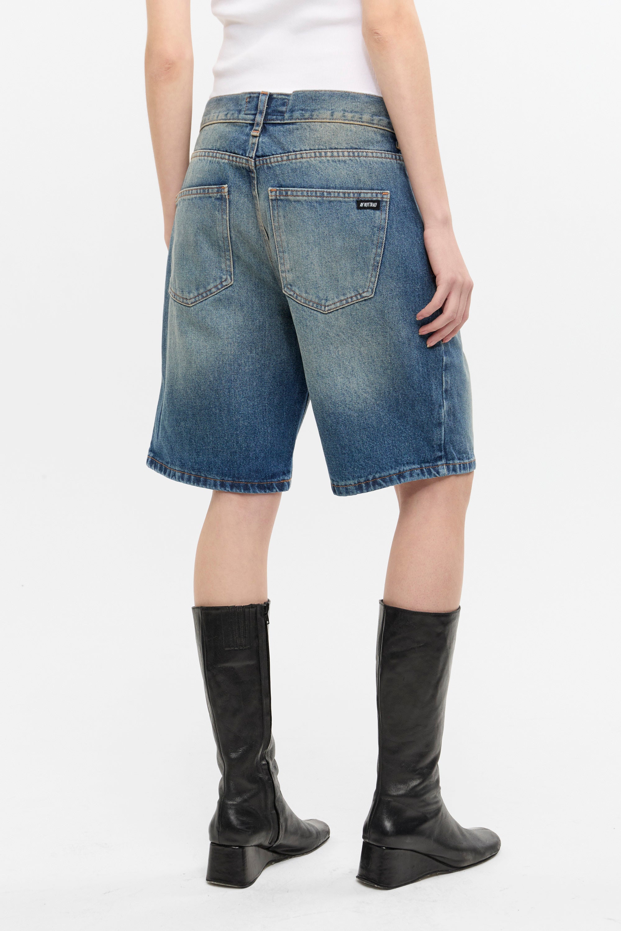SHORT LOOSE WASHED BLUE