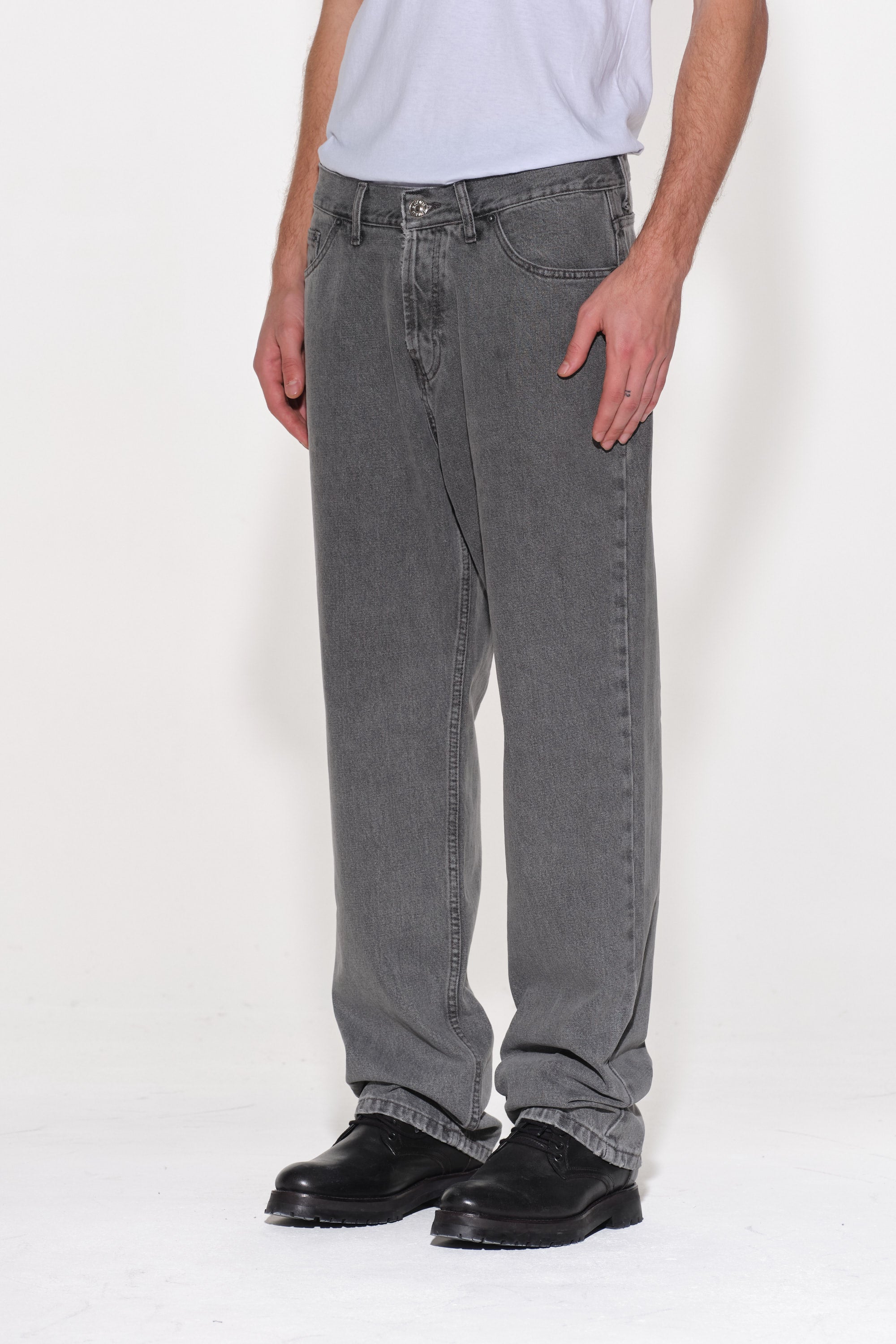 LOOSE LIGHT GREY