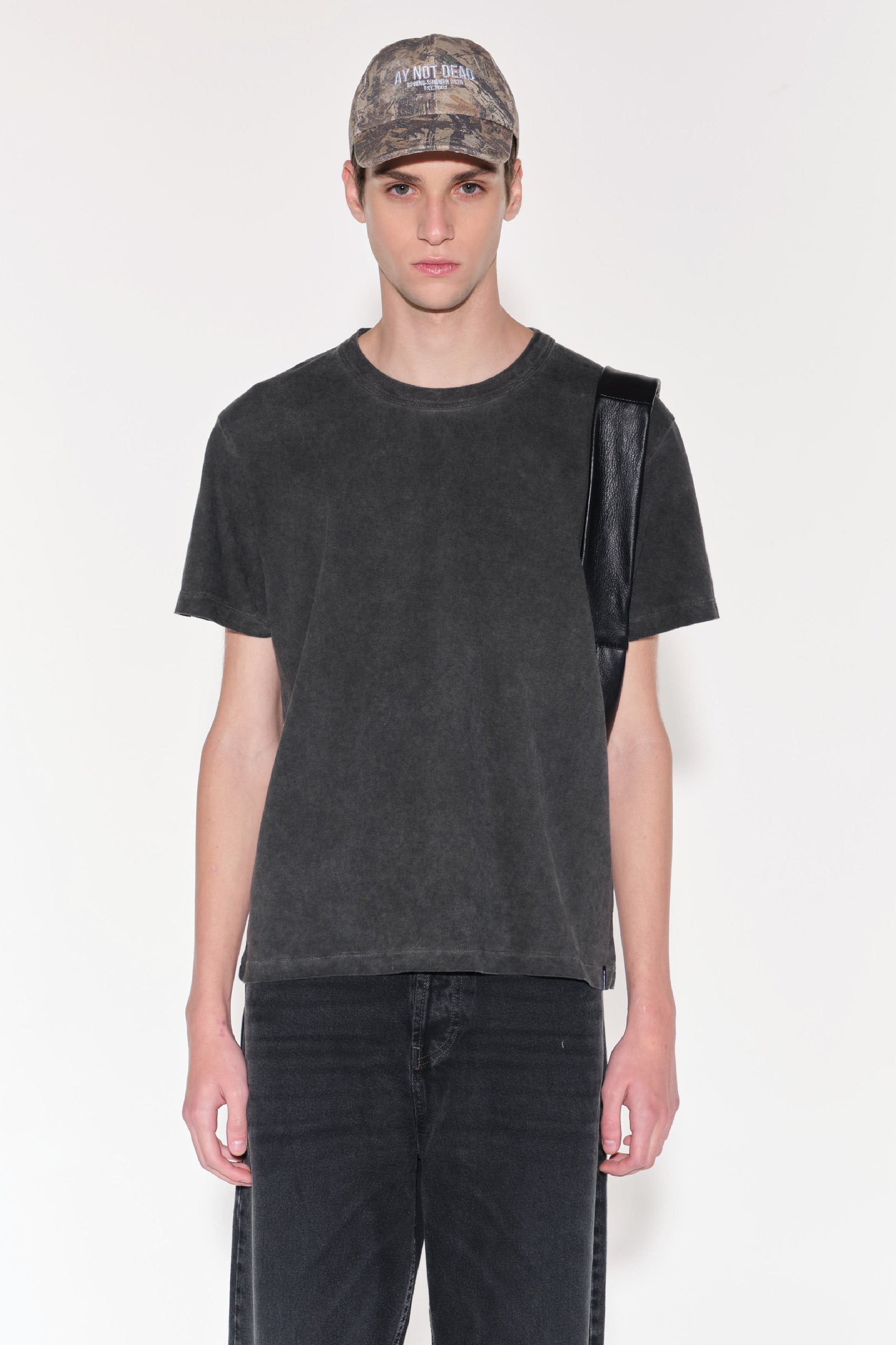 Hombre Remeras – aynotdead-ar