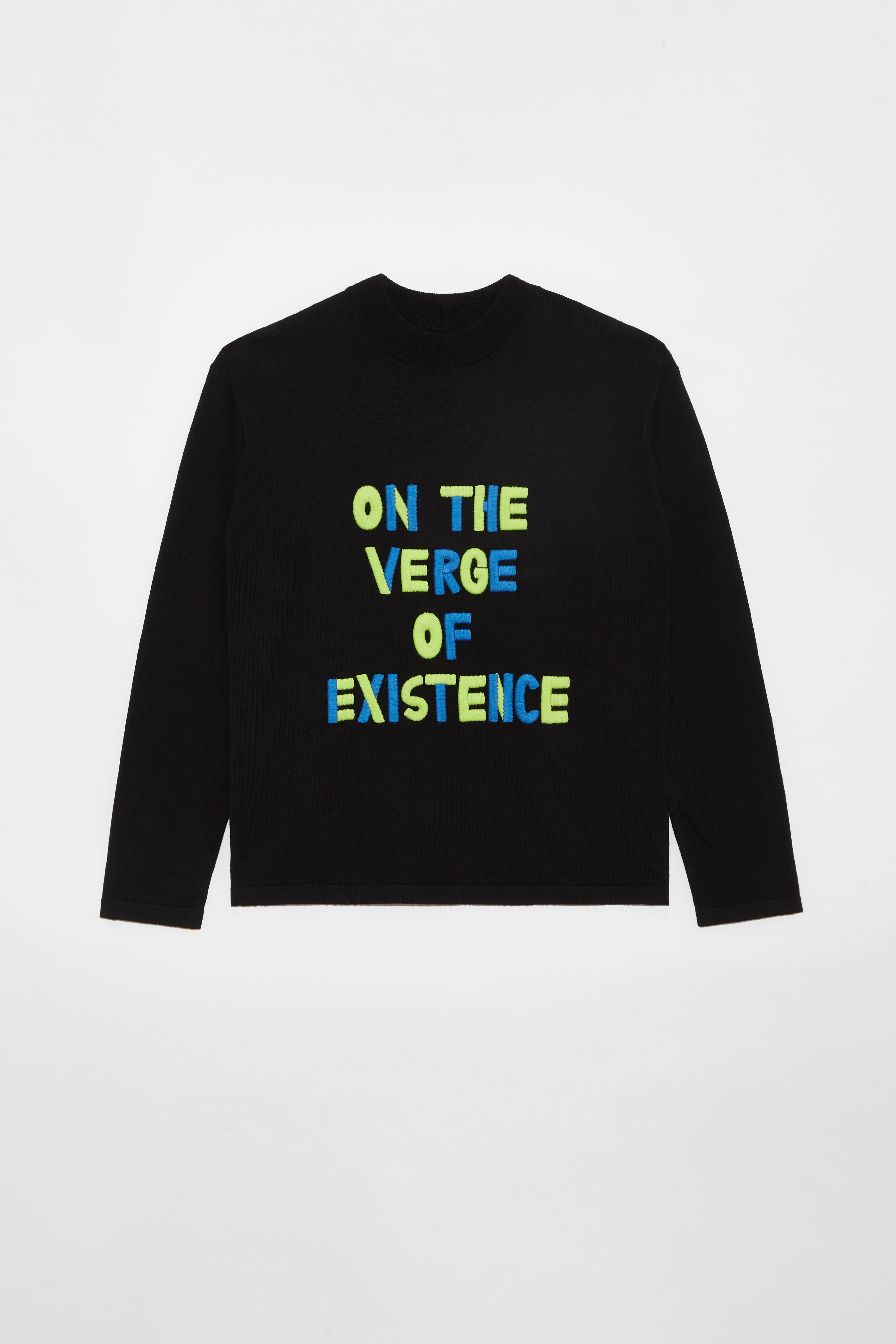 SWEATER ON THE VERGE